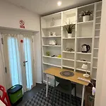 Smart-central-apartment-gold-elegant-style アパート ベルガモ