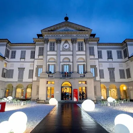 Smart Gold Elegant Style 아파트 *