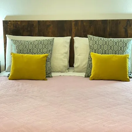 Smart Gold Elegant Style