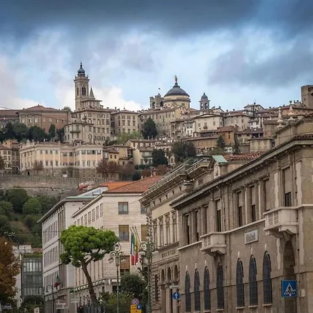 Smart Silver Apartment Bergamo