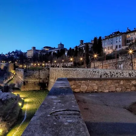 아파트 Smart Gold Elegant Style