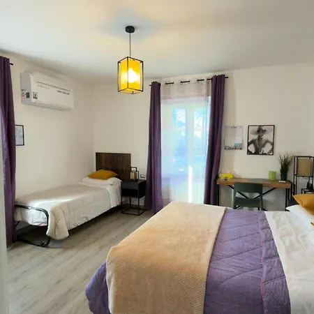 Smart Gold Apartment Central Elegant Style 贝尔加莫