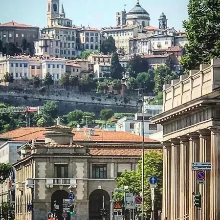 Smart Gold Apartment Central Elegant Style 公寓 *