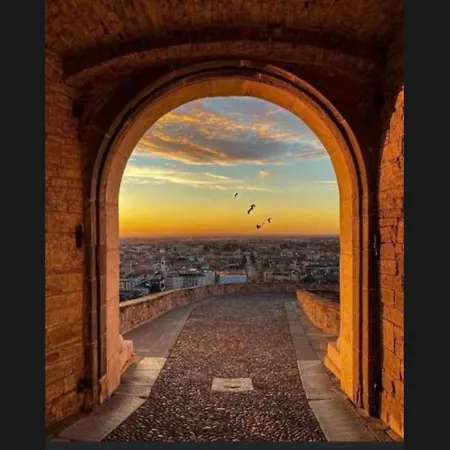 Smart Gold Apartment Central Elegant Style *