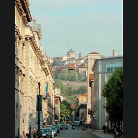 Smart Gold Apartment Central Elegant Style 公寓