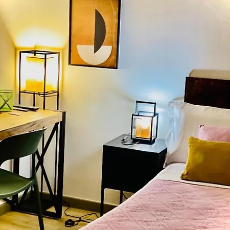 Smart-central-apartment-gold-elegant-style